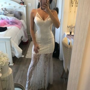 Elegant White Lace Maxi Dress